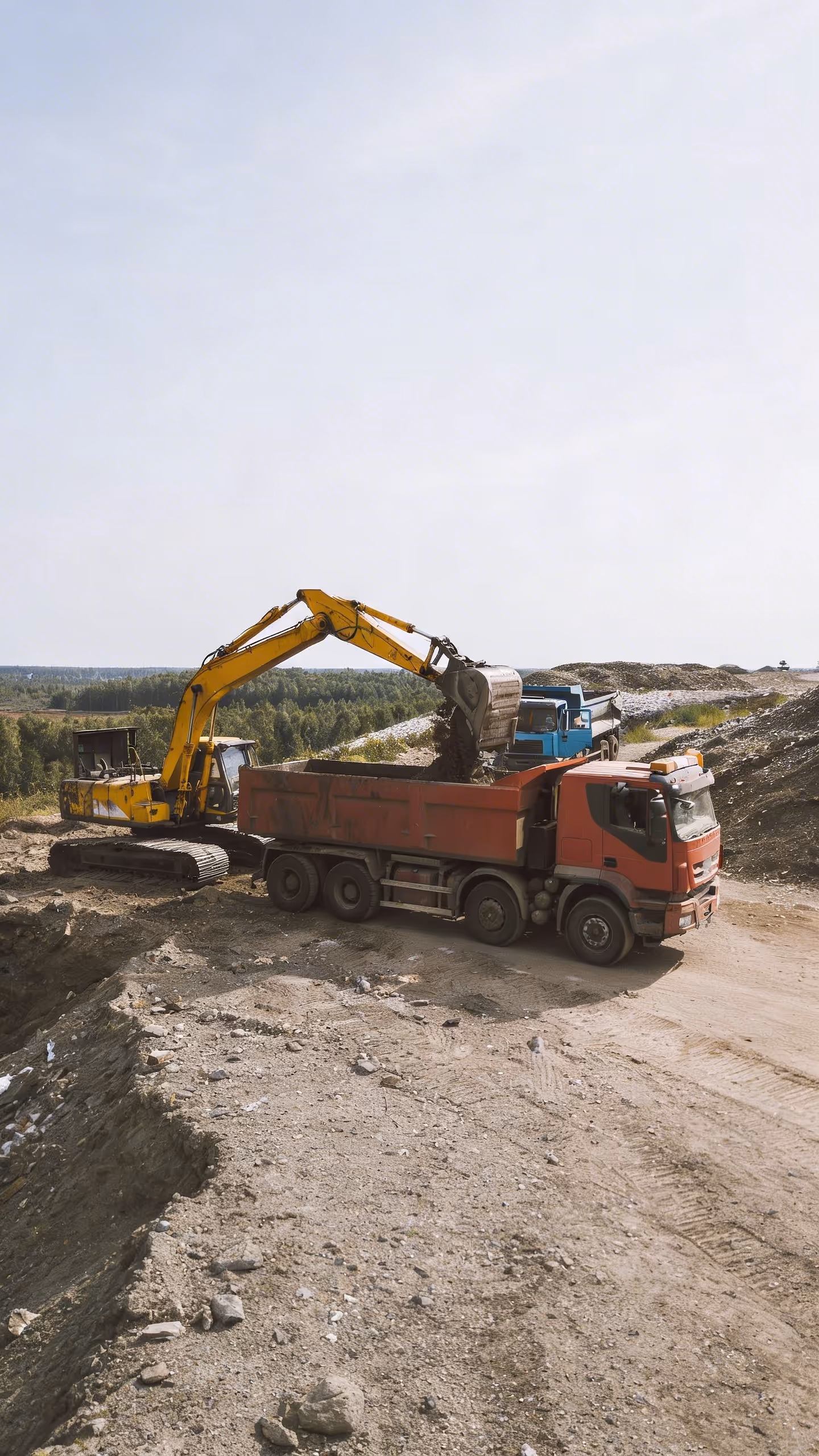 Construction team managing 30 concurrent commercial projects using Matidor multi-site operations software