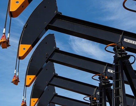 Oil and gas wellsite representing Matidor oil and gas project management solution