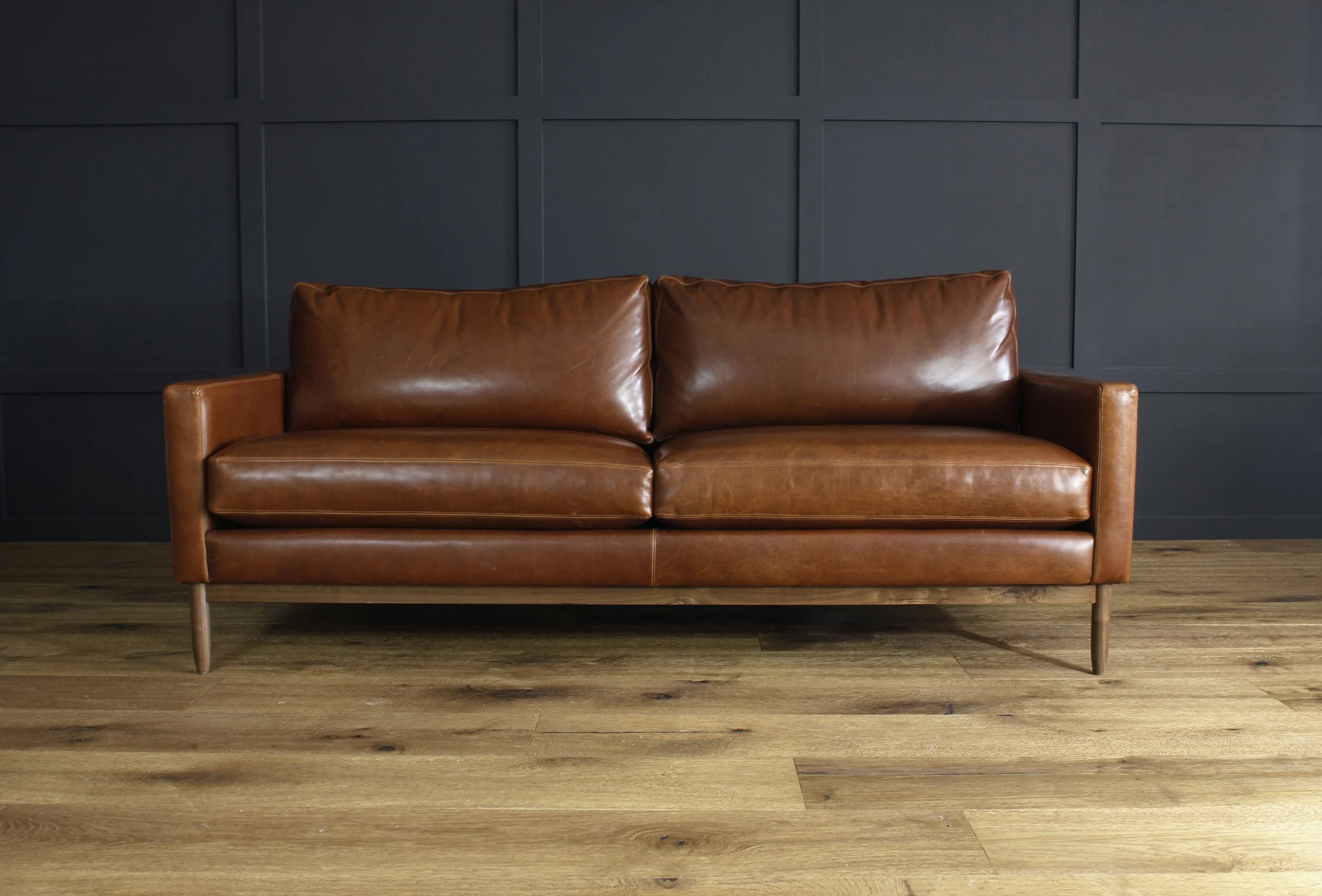 Oslo leather front