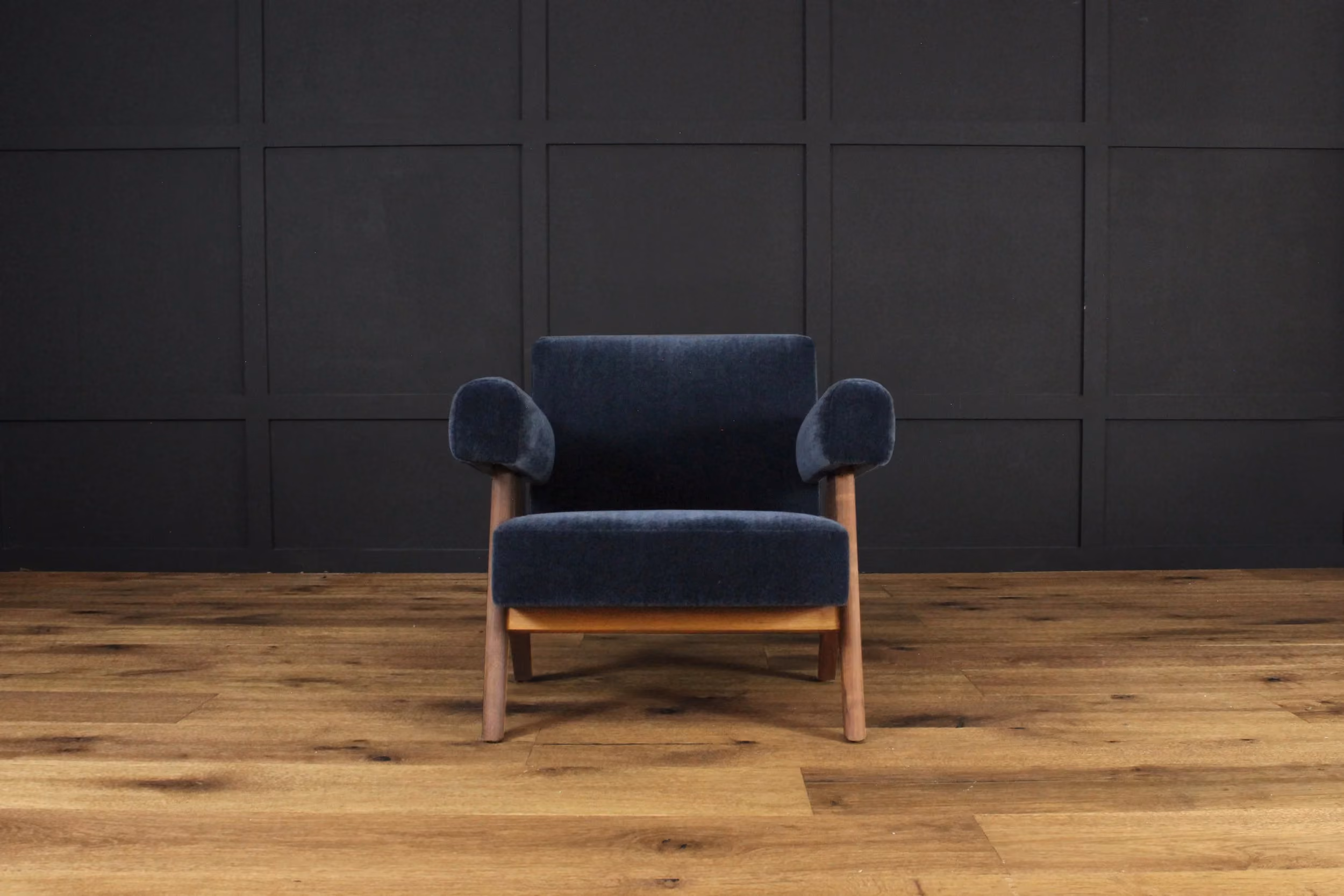 Pierre chair front