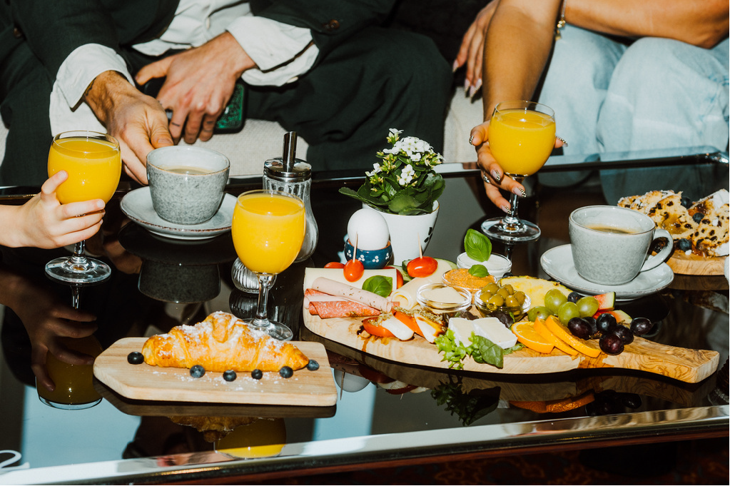 Frühstückszeiten und Buffet-Hinweis – Vorteil Kulturhotel Hessenland Kassel