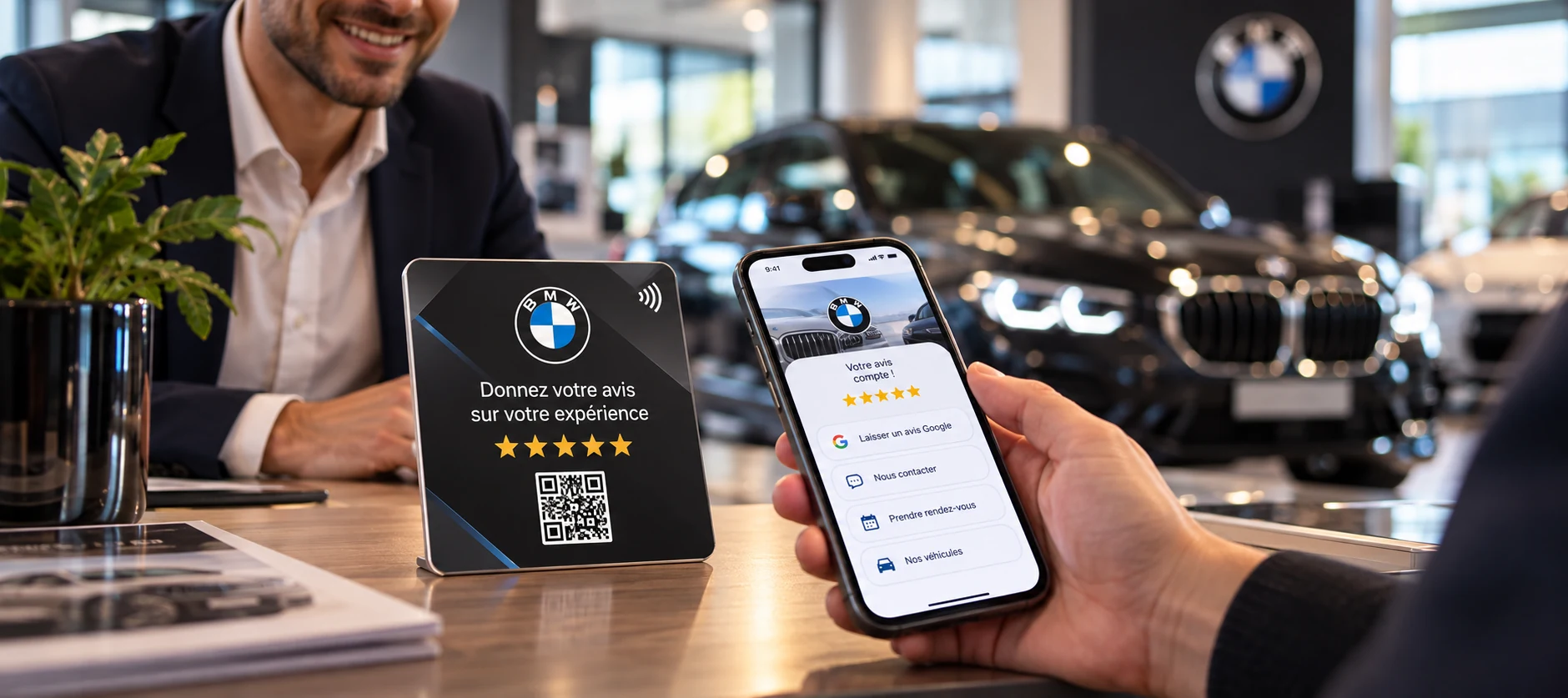 Plaque NFC avis Google à l’accueil d’une concession automobile