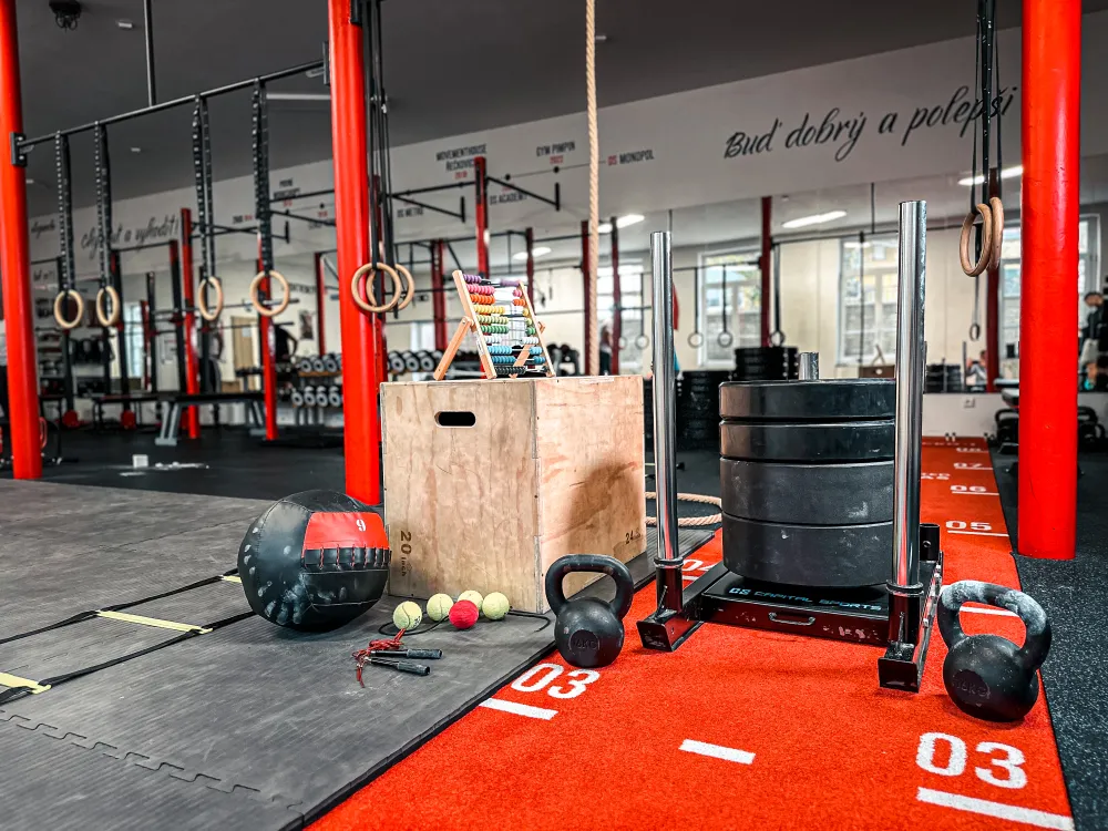 Náčiní athletic division