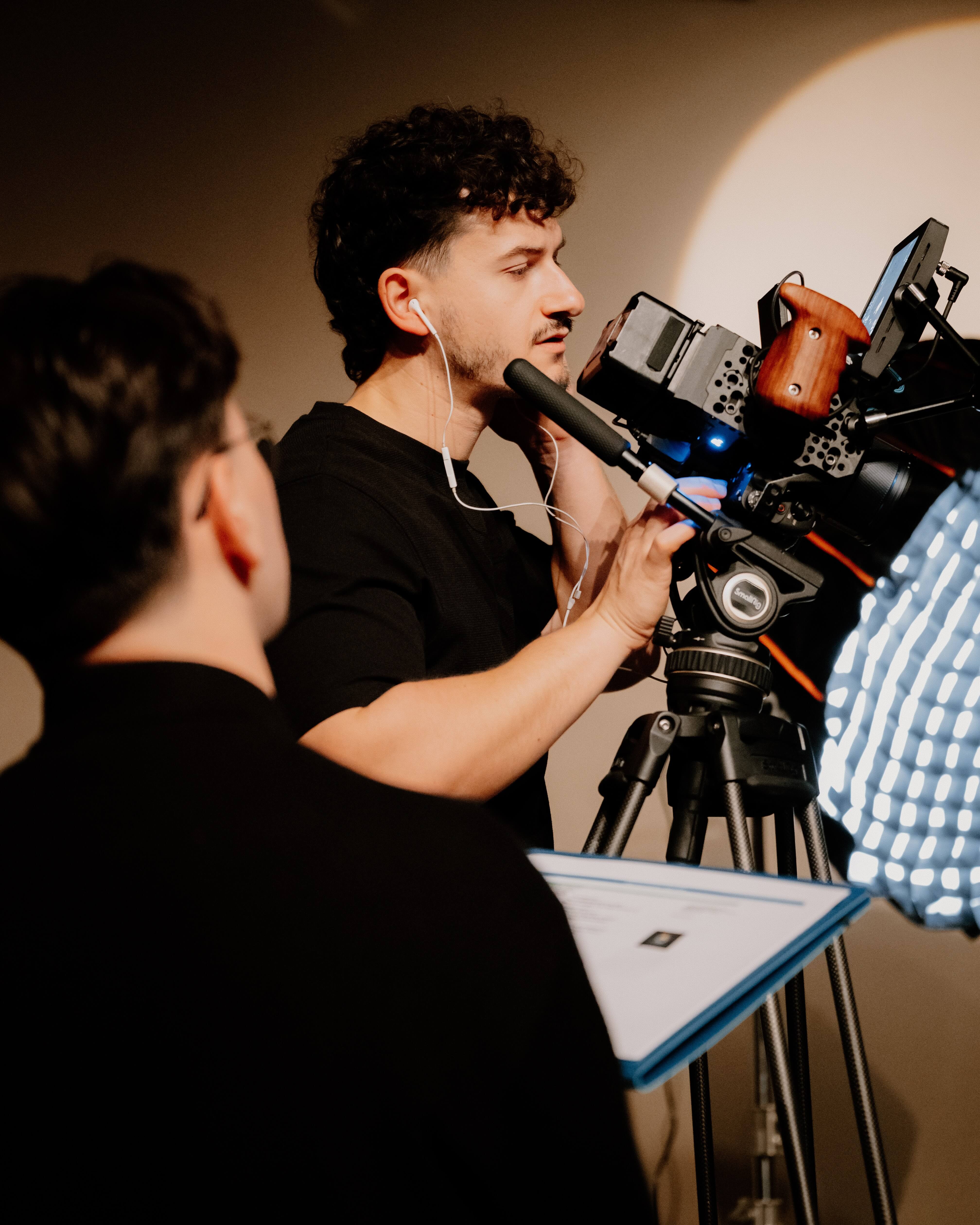 Wij helpen bedrijven aan kwalitatieve leads via ons Proefpakket. Gerichte video campagnes op sociale media.