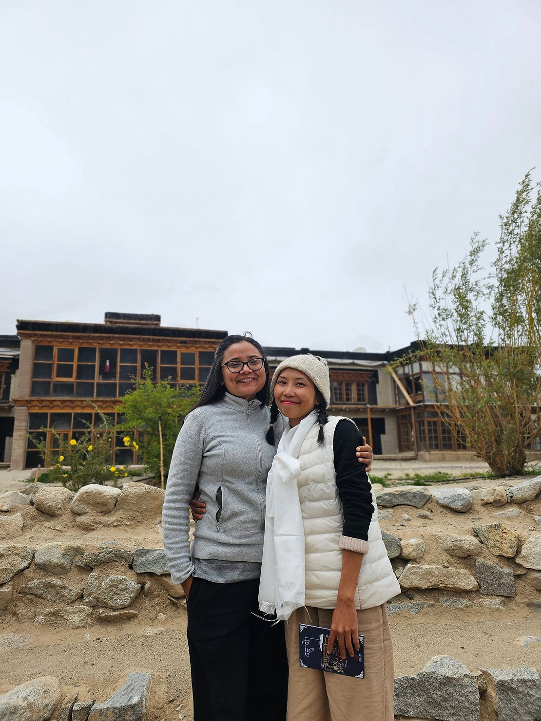 Cô là một giáo viên đã tốt nghiệp thạc sĩ và từ bỏ công việc tại một trường danh tiếng ở New Delhi để gia nhập SECMOL