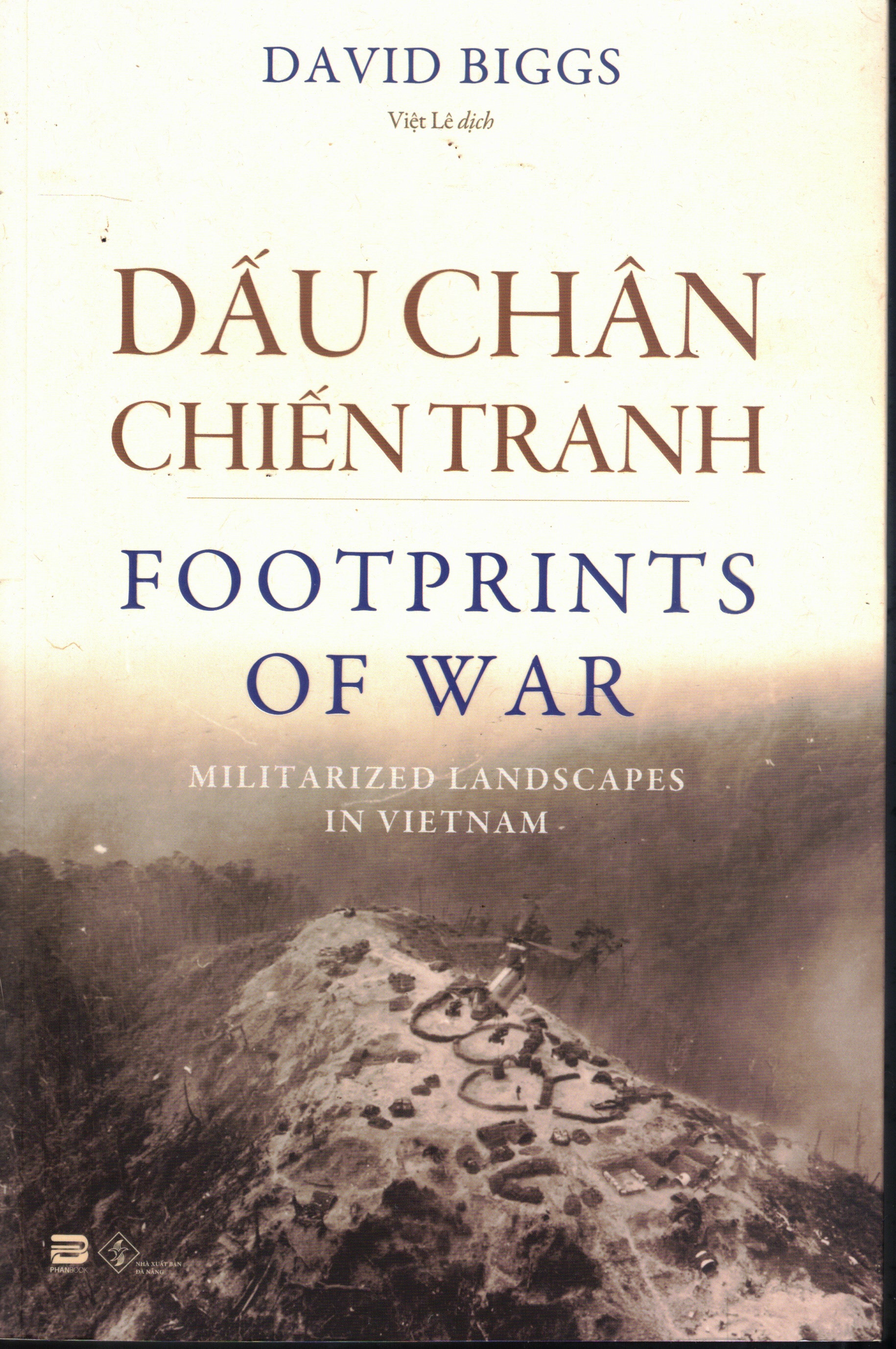 Cover of Dấu Chân Chiến Tranh