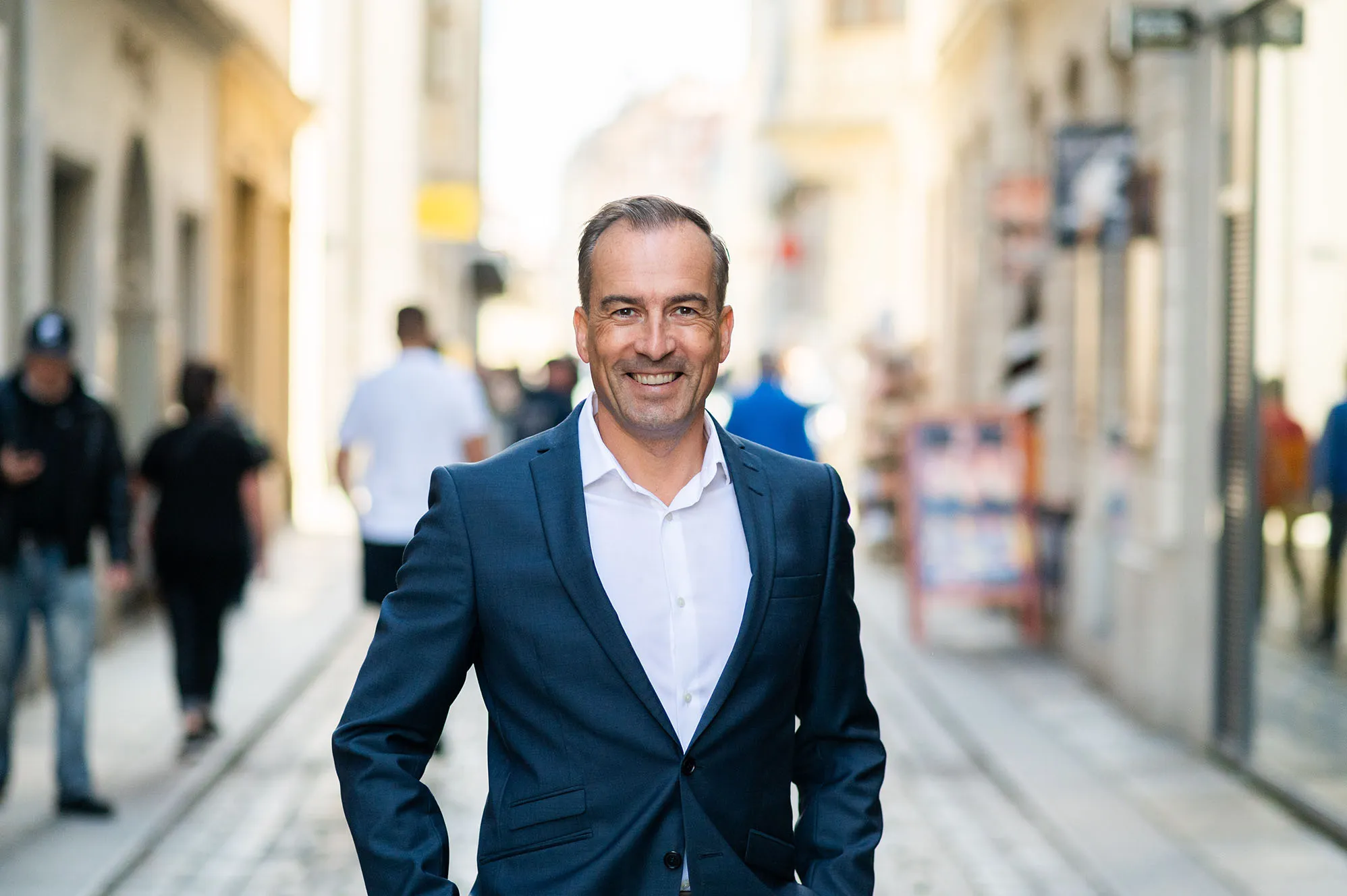 Mario Uhlmann: Über 27 Jahre Erfahrung in der Immobilienbranche und Gründer von ImmoGutachter Dresden für unabhängige Immobiliengutachten und Wertermittlung.