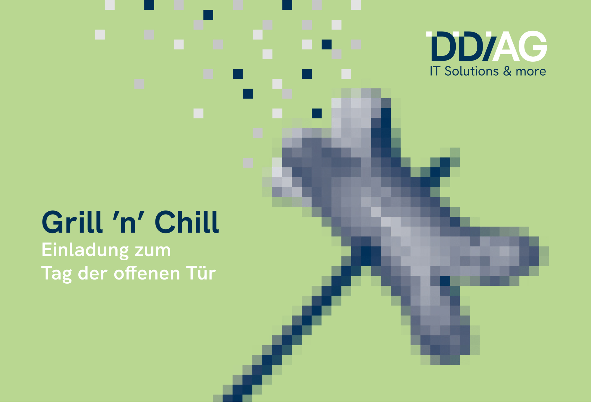Grillspiesse mit Würsten auf grünem Hintergrund, Einladung zum Tag der offenen Tür von DDIAG IT Solutions.