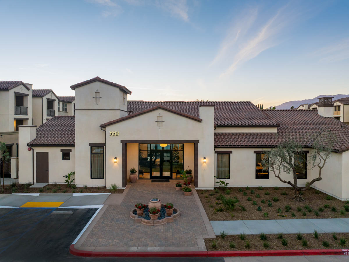 Vasari at Ventana in Fontana, CA exterior view with pool and fire pit lounge area