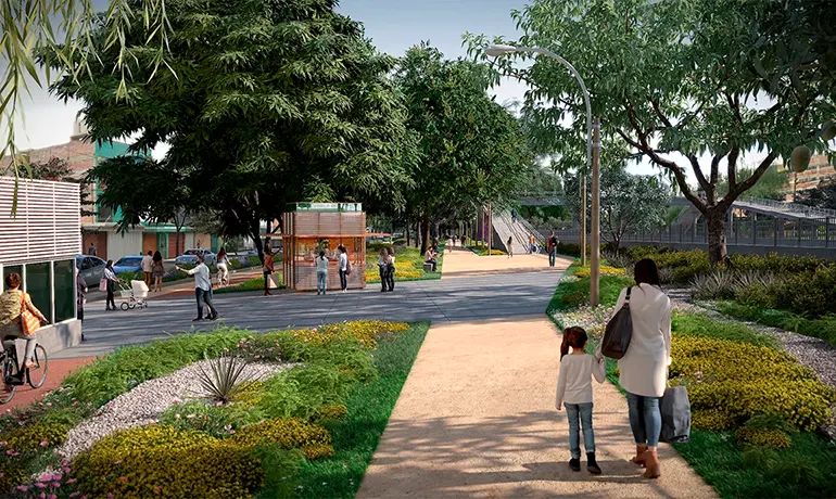 Un paseo arbolado en un parque urbano con gente caminando, en bicicleta y de pie cerca de quioscos, con un paisaje verde y una mujer sosteniendo la mano de un niño.