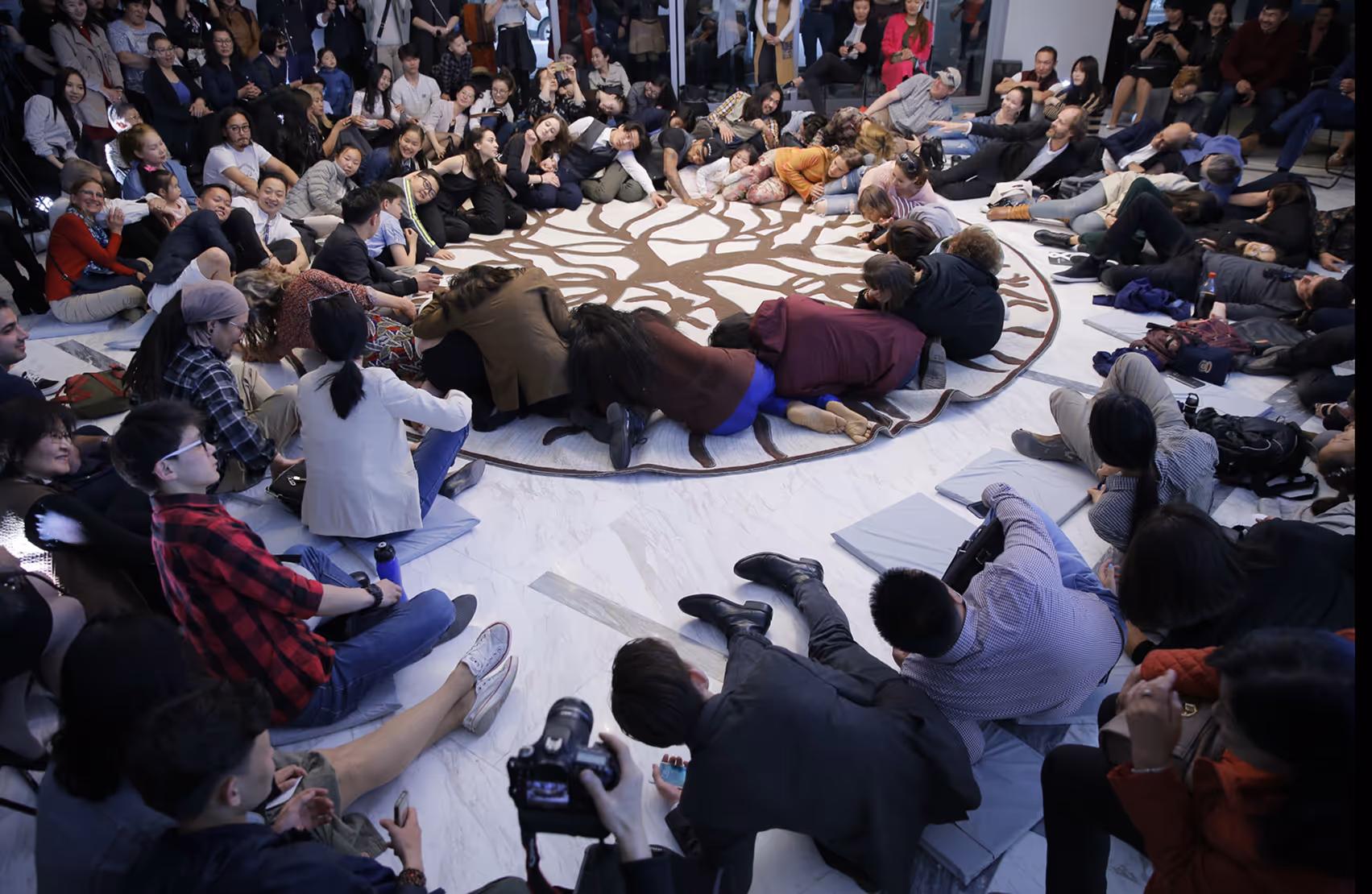 FELT (2018)
Performers: Won Myeong Won, Mairead Filgate, Mairi Greig
Felt Rug: Dairiijav Munkhsukh
Design: Edward Poitras
Ulaanbaatar, Mongolia