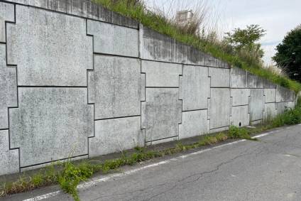 retaining wall close up