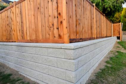retaining wall with fence