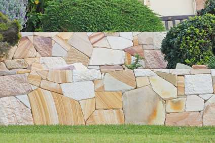 Benefits of Stone Rock Retaining Walls in Plano