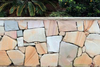 Stone retaining wall