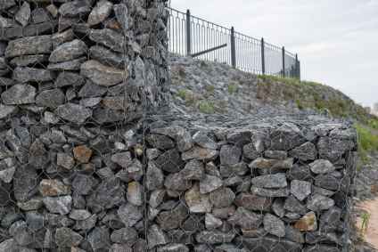 stone retaining wall