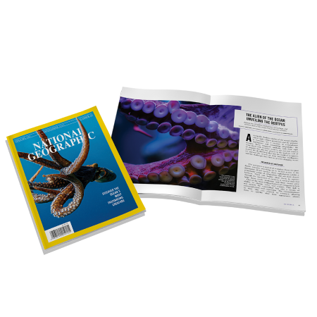 Netional Geographic Magazine Mockup Design