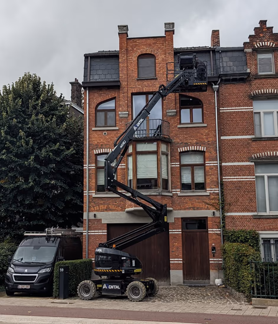 Afbeelding van een airco buitenunit en warmtepomp