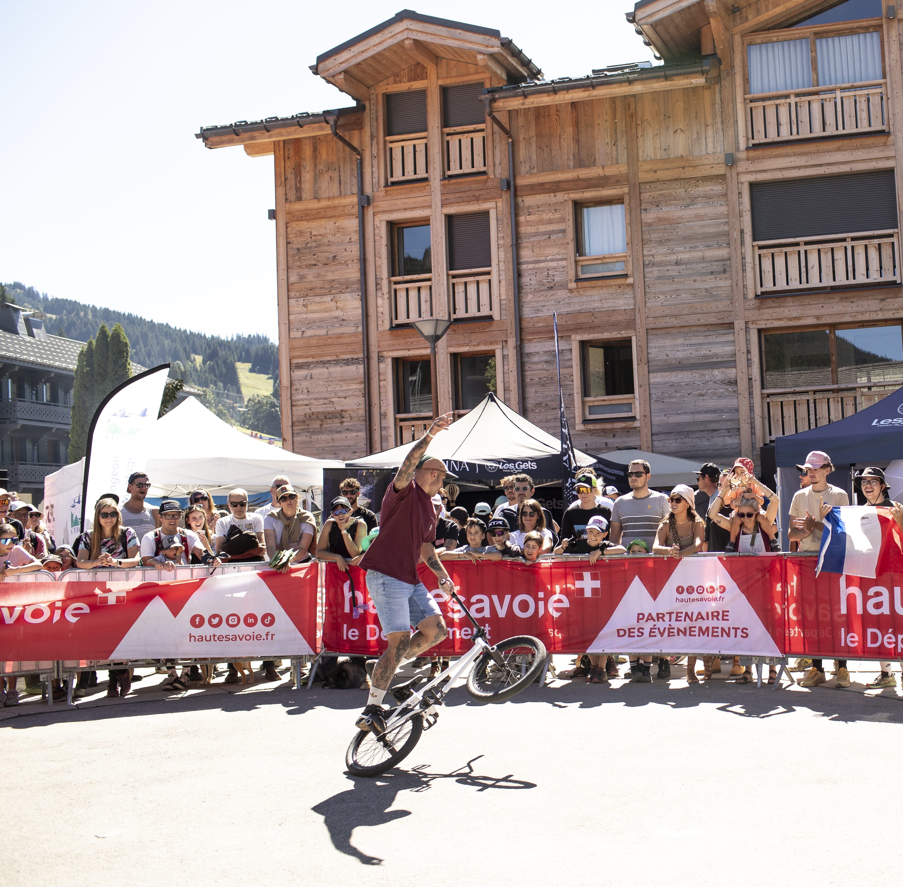 Show scartch n'rollin
