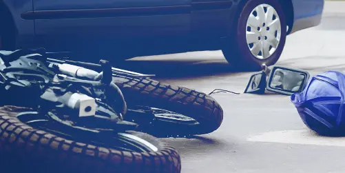 Indenização por acidente de trânsito entre carros ou motos.