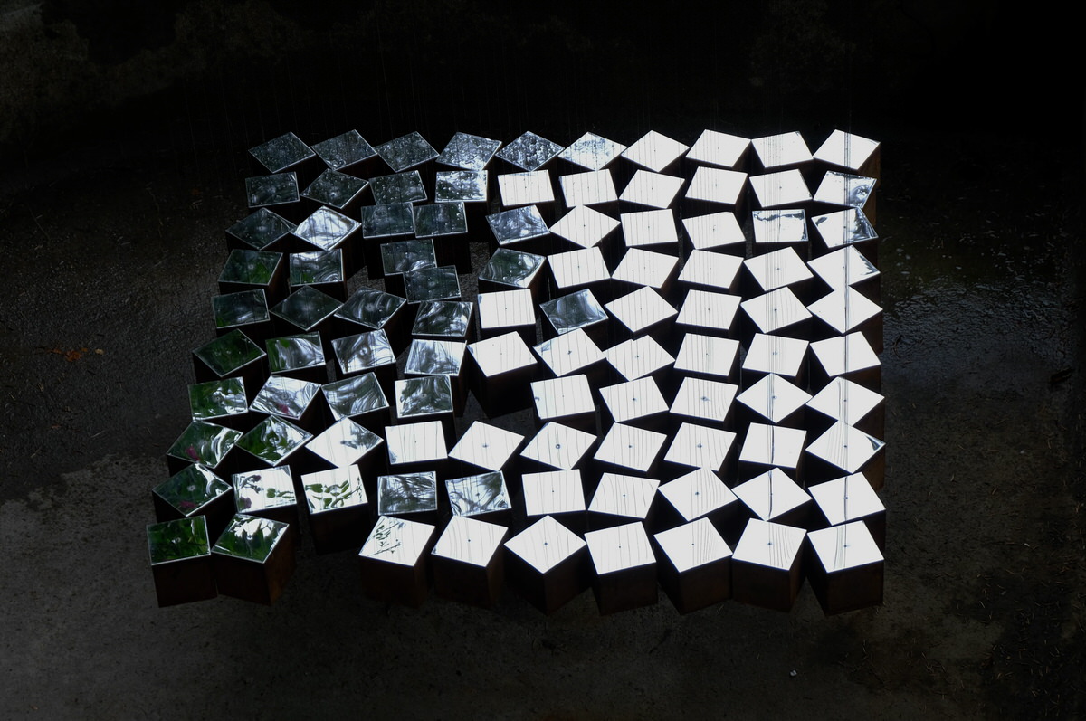 Etienne-Krähenbühl-Temps-Suspendu-Miroir