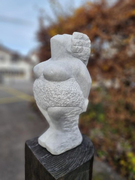 Himmelsguckerin Marmor - Karin Hofer