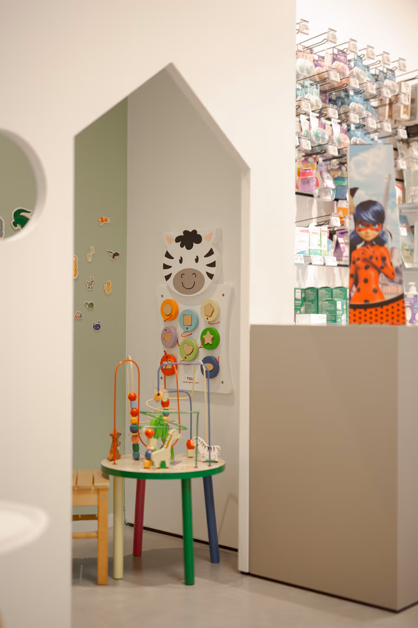 Kinderhoek in apotheek Demoulin in Aarlen