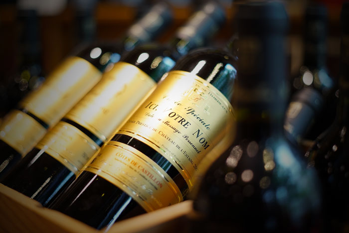 Vin et champagne personnalisés : votre nom sur la bouteille