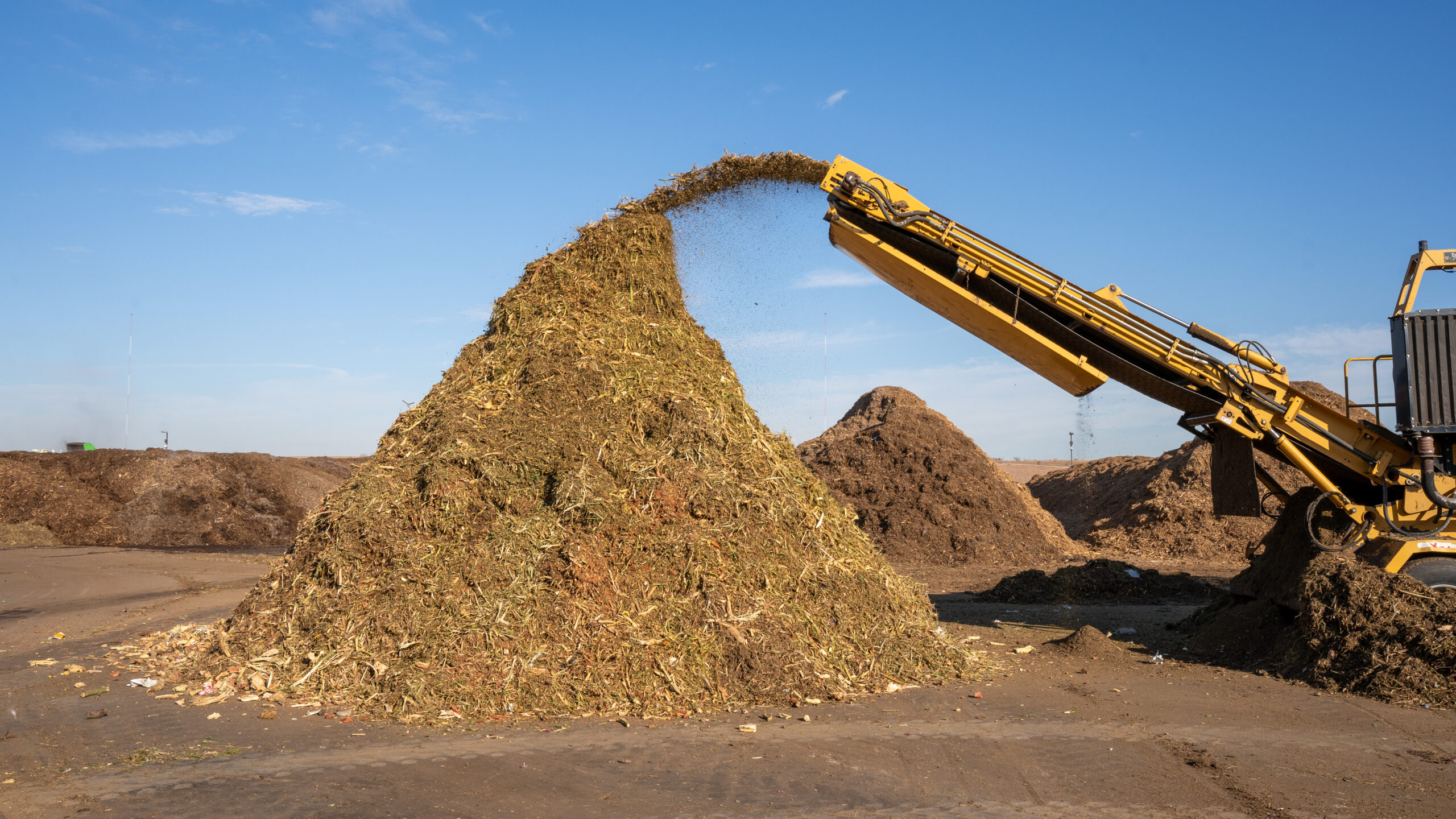 Mulch machine producing mulch