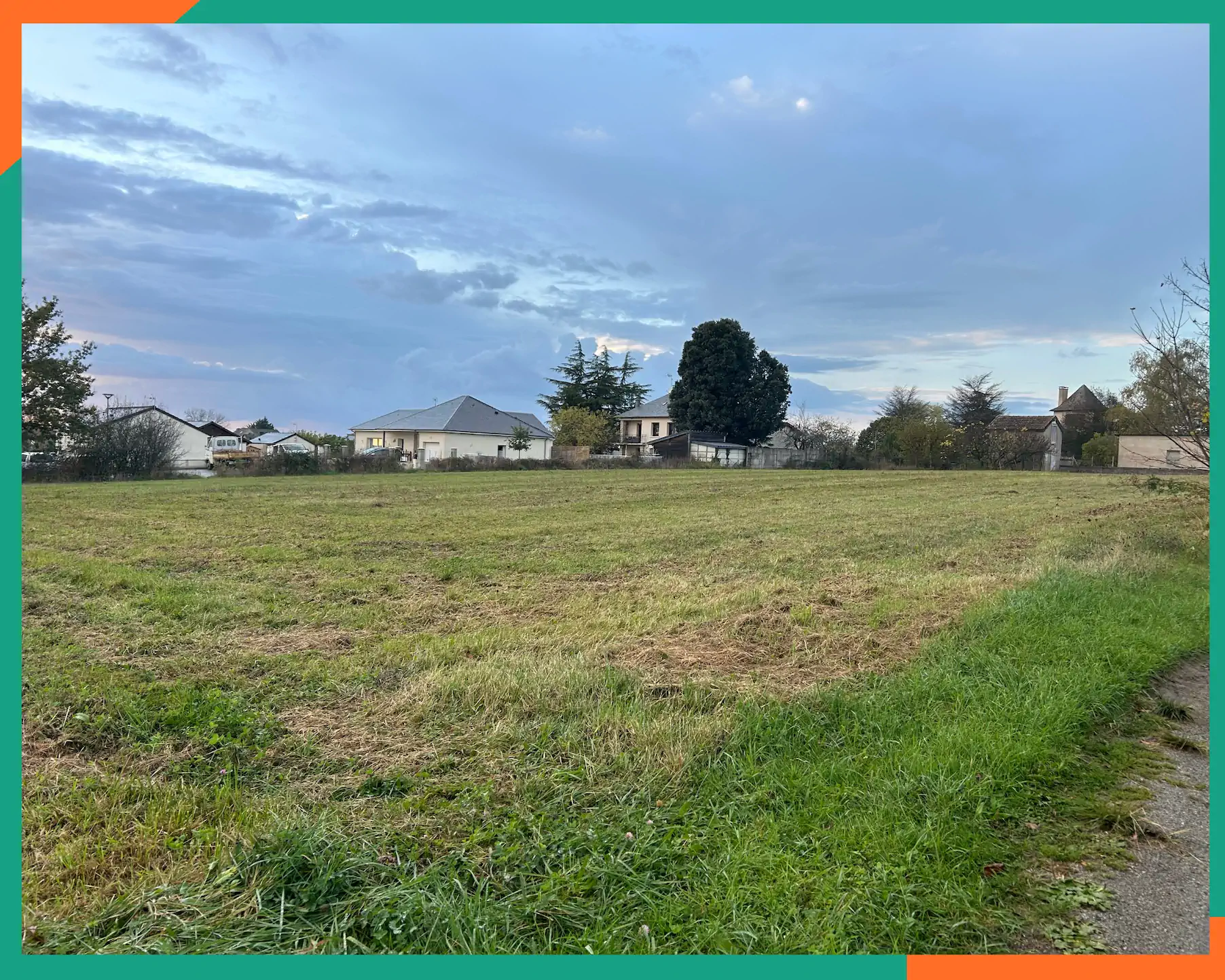 Terrain constructible au centre de Naucelle – parcelle à bâtir en Occitanie