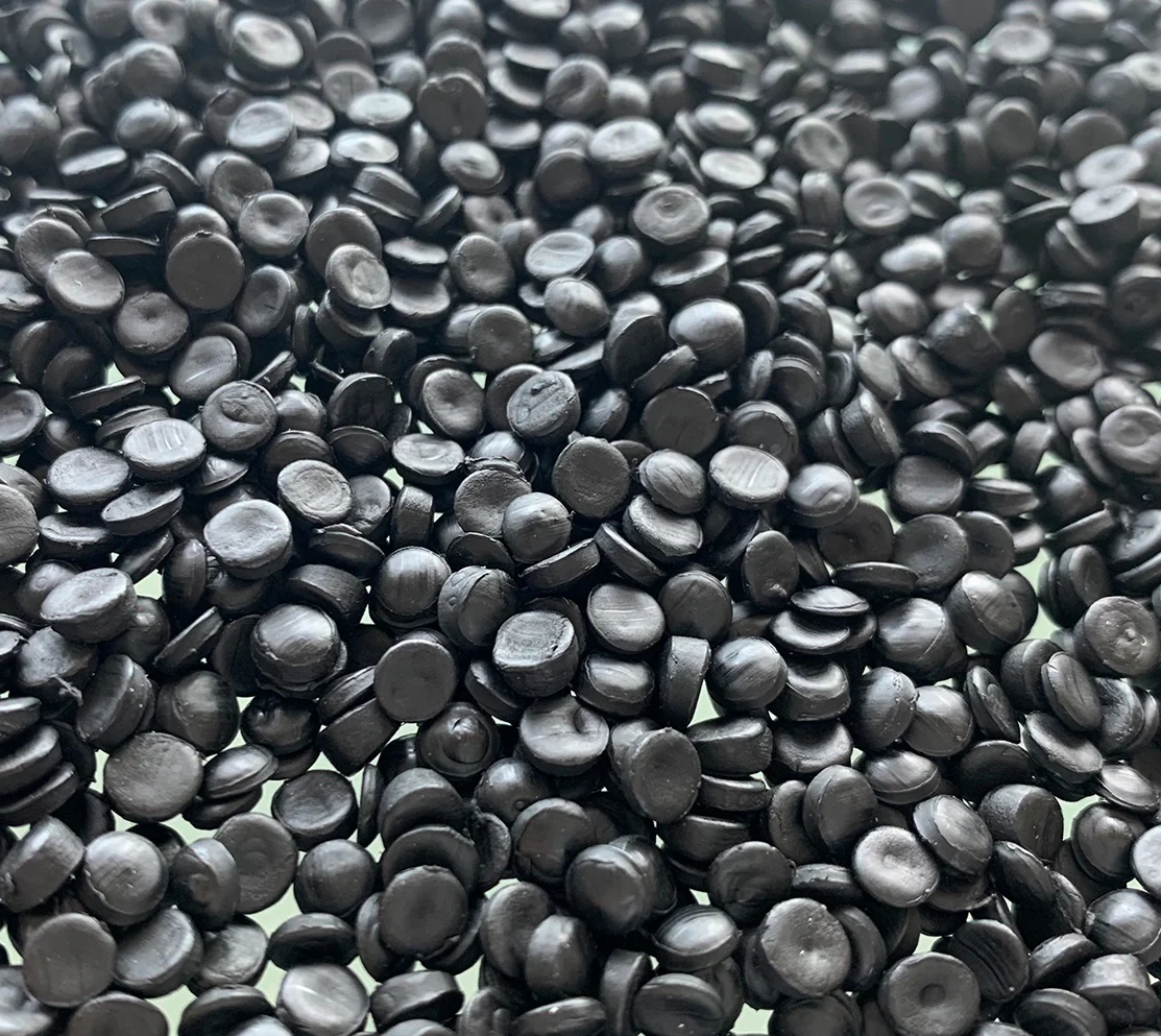 Industrial recycled plastic flakes for manufacturing