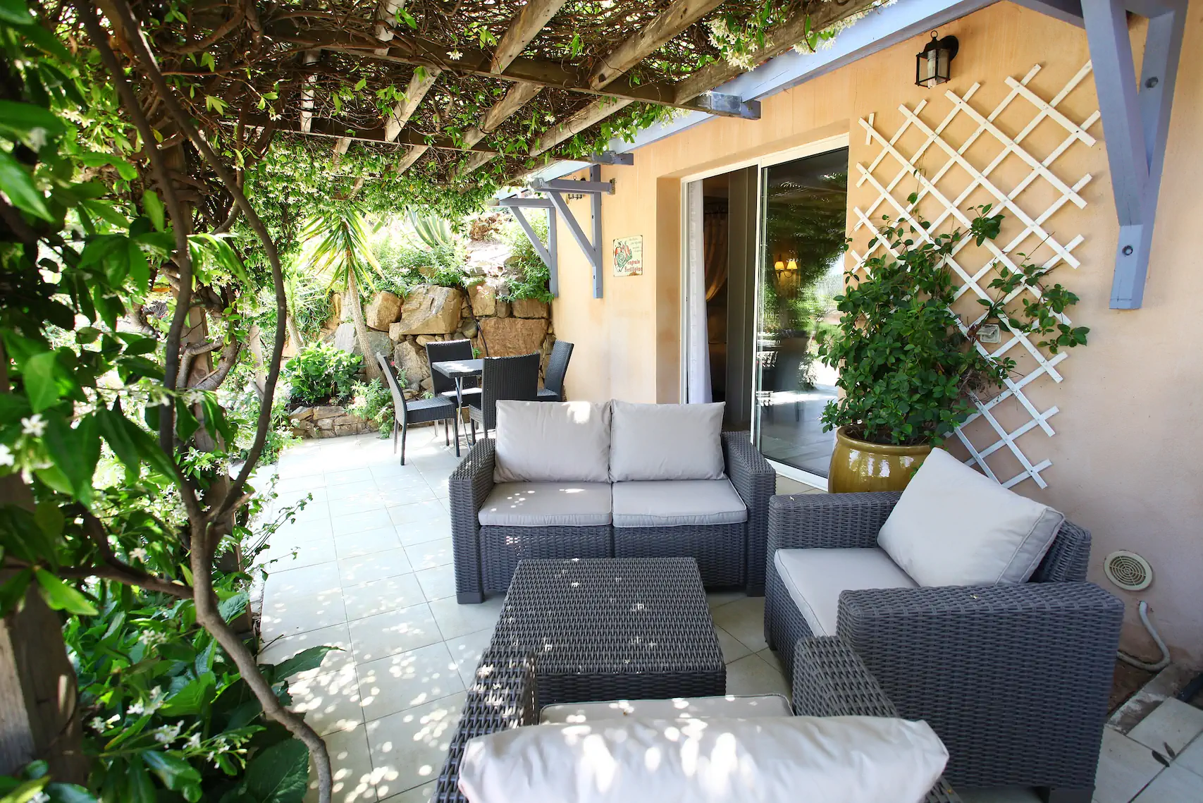 Terrasse de la chambre l'Ortu de la villa mimosa
