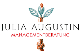 Logo von Julia Augustin Managementberatung mit stilisiertem Pflanzenstängel und Blättern.
