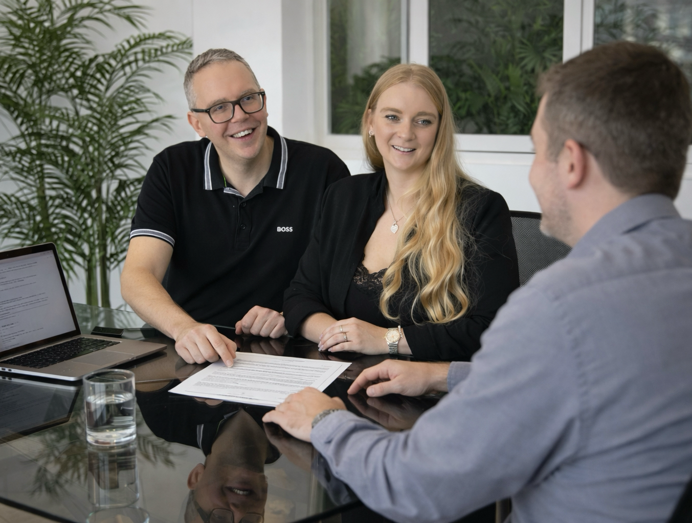 Jasmin und Fabian von Iberia Digital in einer Live-Potenzial-Analyse