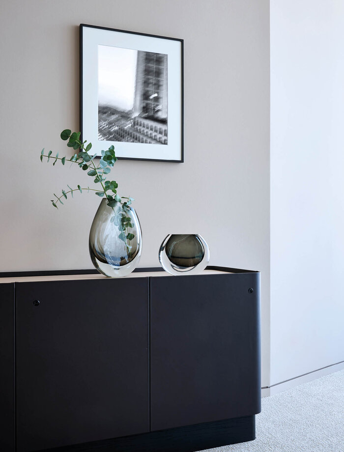 Jedes Objekt wirkt auf der Konsole wie ein in Szene gesetztes Kunstwerk.