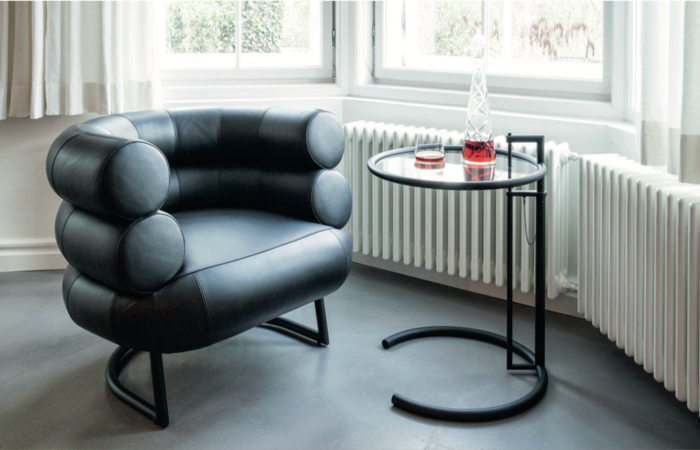Der Tisch E.1027 und der Sessel Bibendum von Eileen Gray&nbsp;
