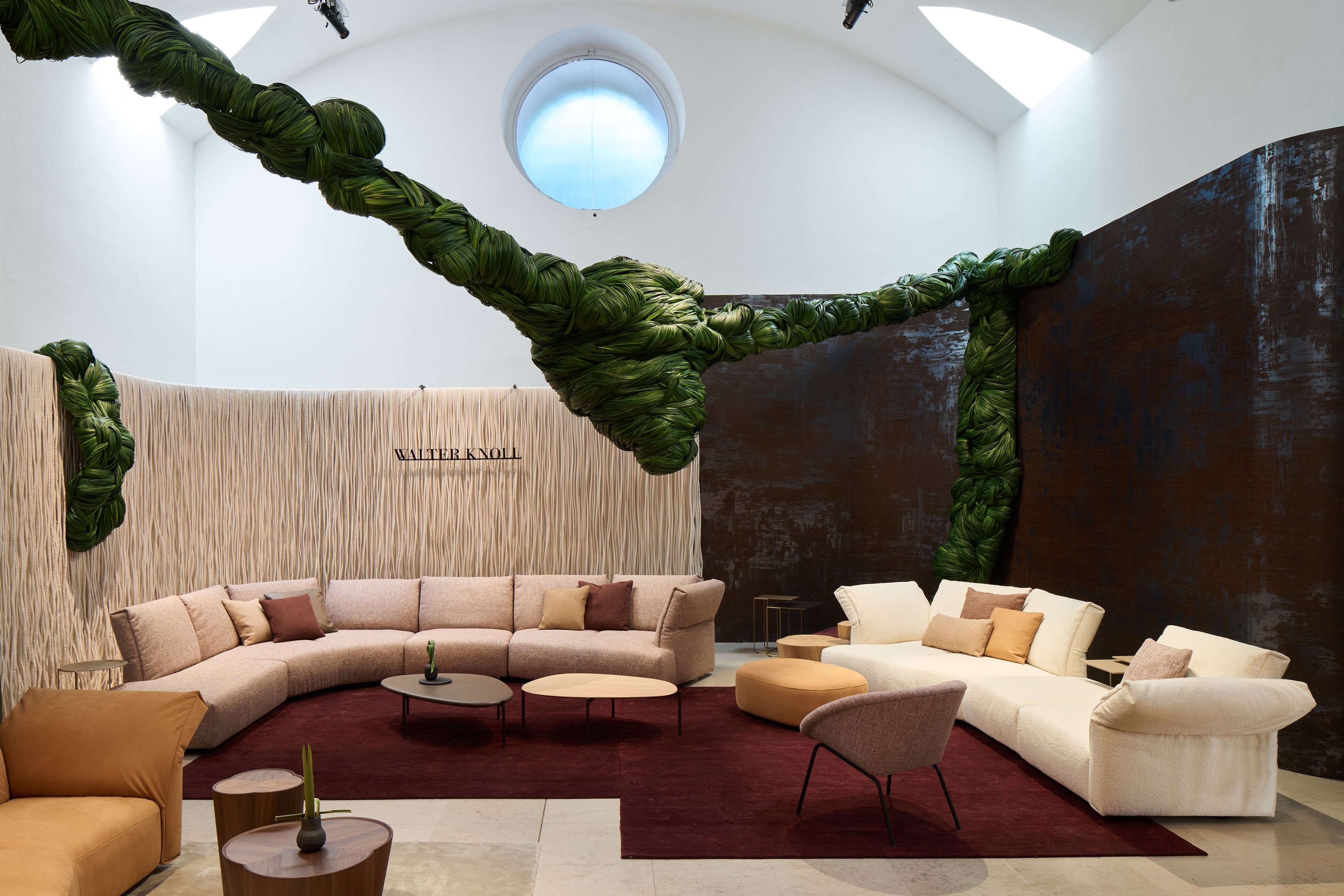Farbstark, materialbewusst und handwerklich aufgeladen: Der Showroom von Walter Knoll