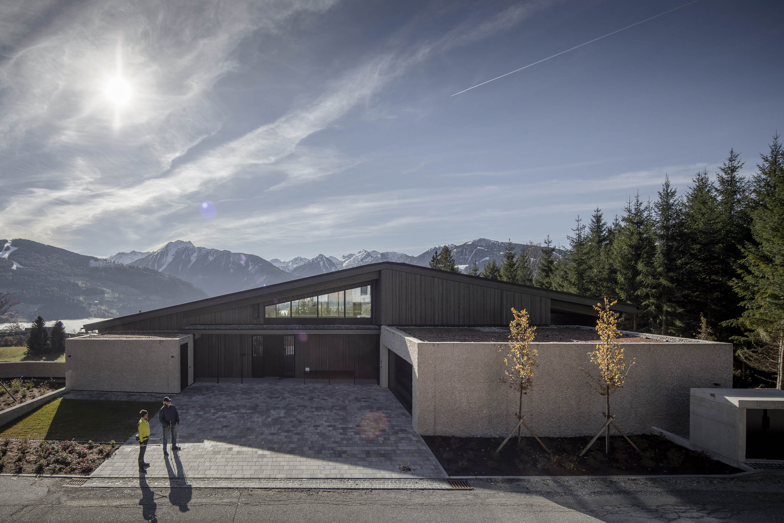 Wohnhaus in Ramsau am Dachstein, Außenansicht mit Alpenpanorama