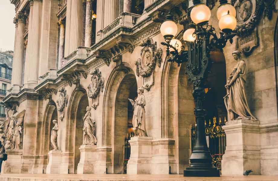 VIP tour Louvre Museum