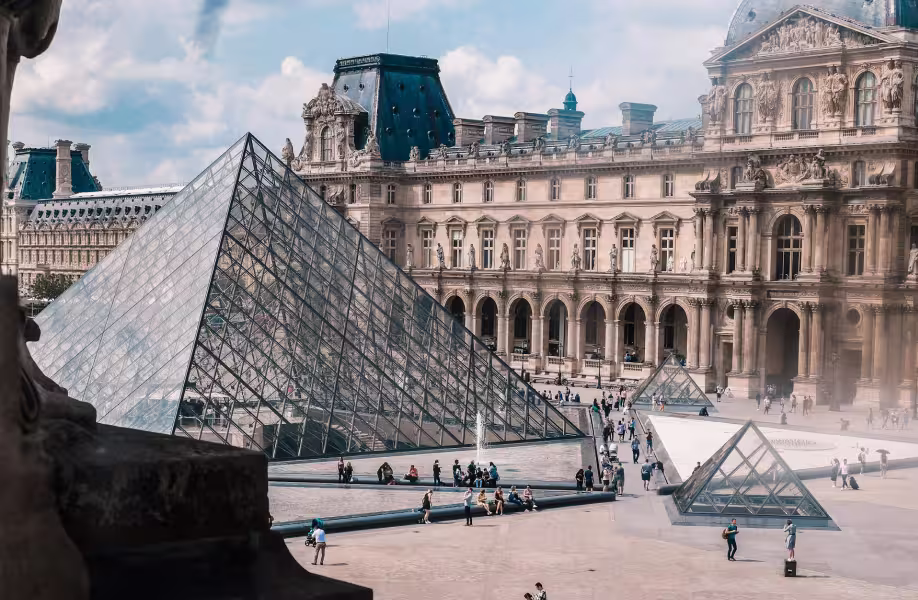 VIP tour Louvre Museum