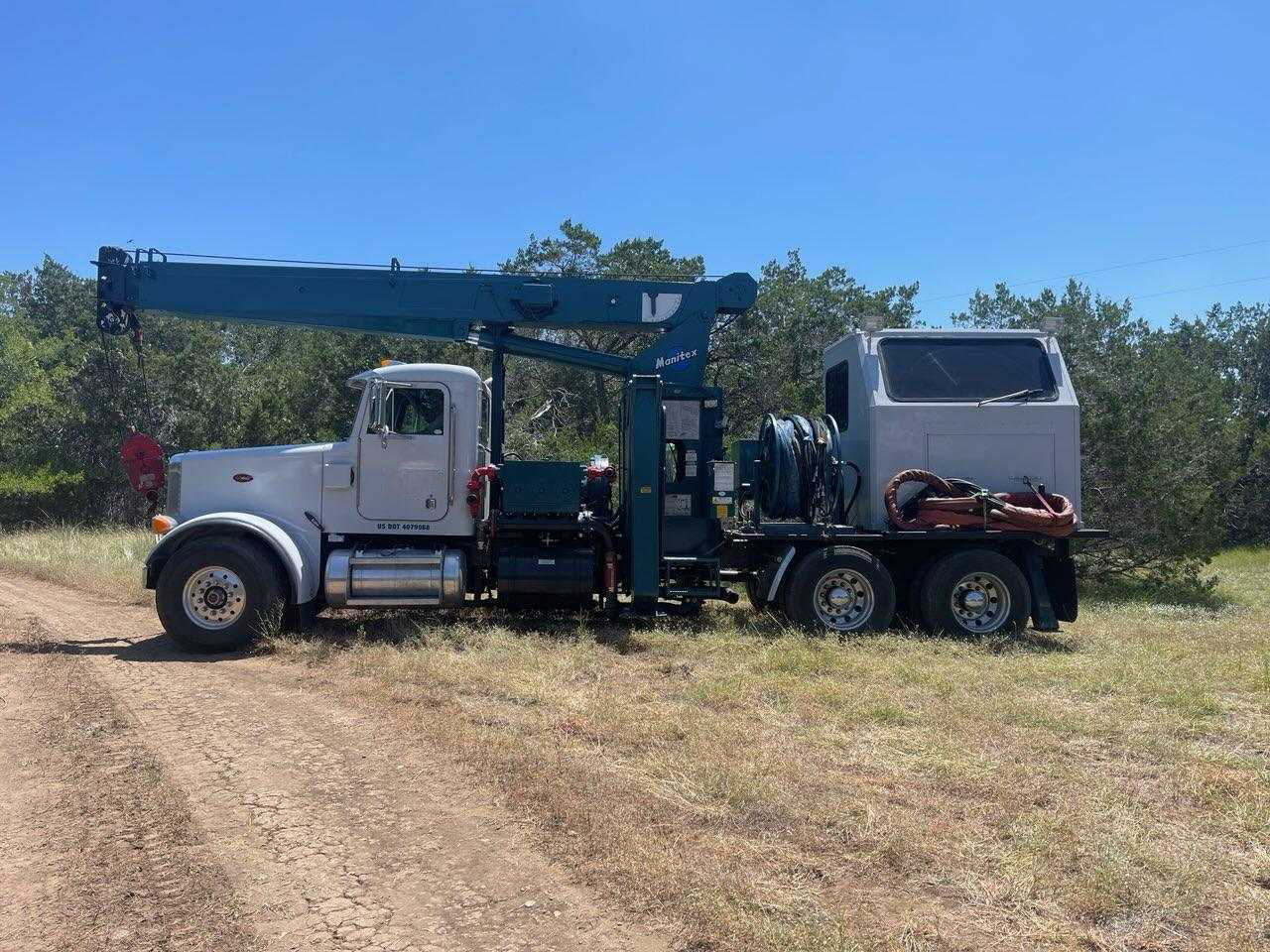 Crane truck