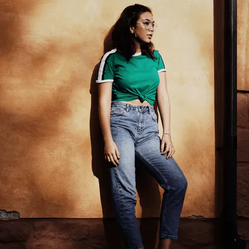 The Street Style Set claims that effortless fashion is trendy for spring.