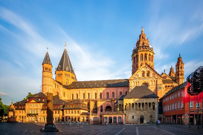 Mainzer Dom in der Altstadt von Mainz – Einsatzgebiet der Tatortreiniger Spezialisten