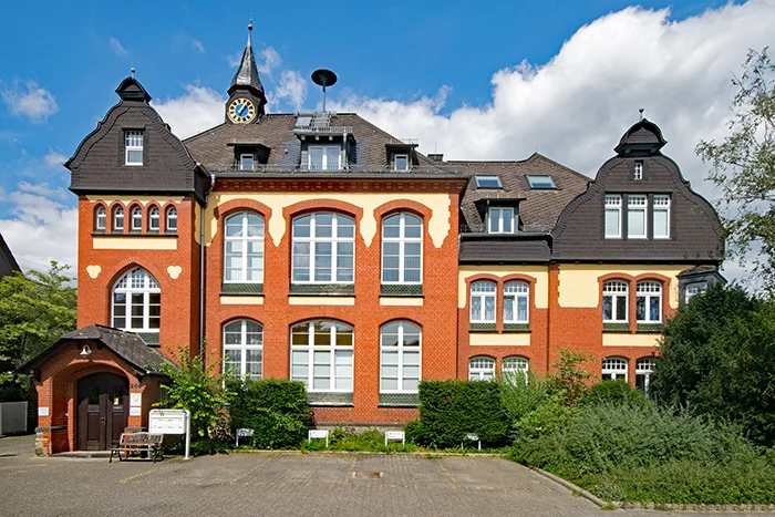 Historisches Gebäude in Taunusstein – die Tatortreiniger Spezialisten bieten professionelle Tatortreinigung, Leichenfundortreinigung und Desinfektion mit 24/7-Notdienst in Taunusstein und Umgebung.