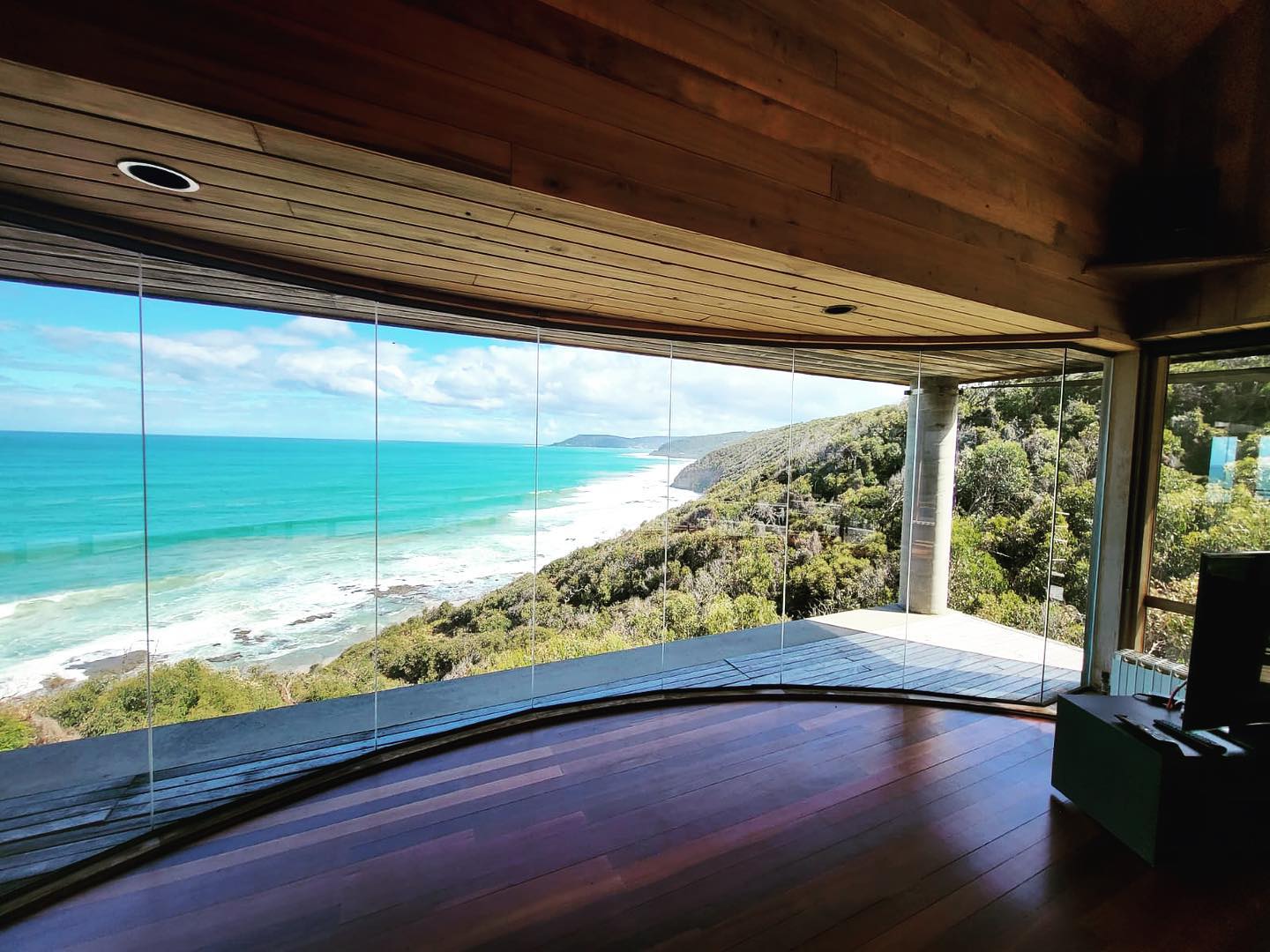 [background image] image of a nature scene visible through office windows (for a personal coach & consultant)