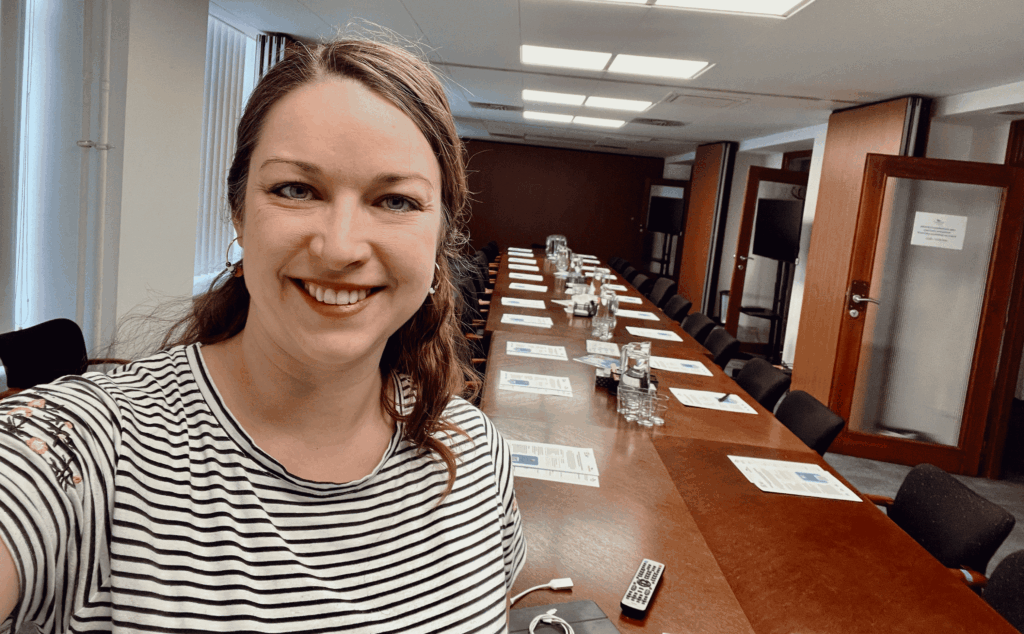 Vladana Bačová před začátkem workshopu Jak na veletrhy a konference, který vede