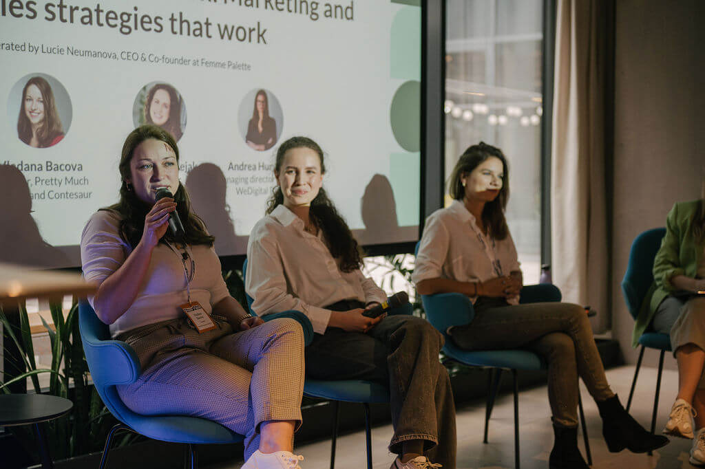 Vladana Bačová v panelové diskuzi na téma Funkční strategie marketingu a prodeje organizované Femme Palette