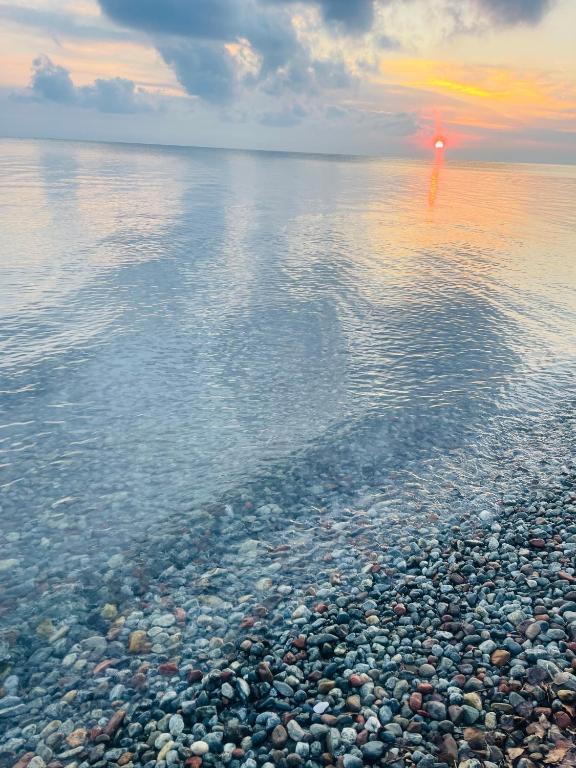 Чистая спальня в гостевом доме Айкол