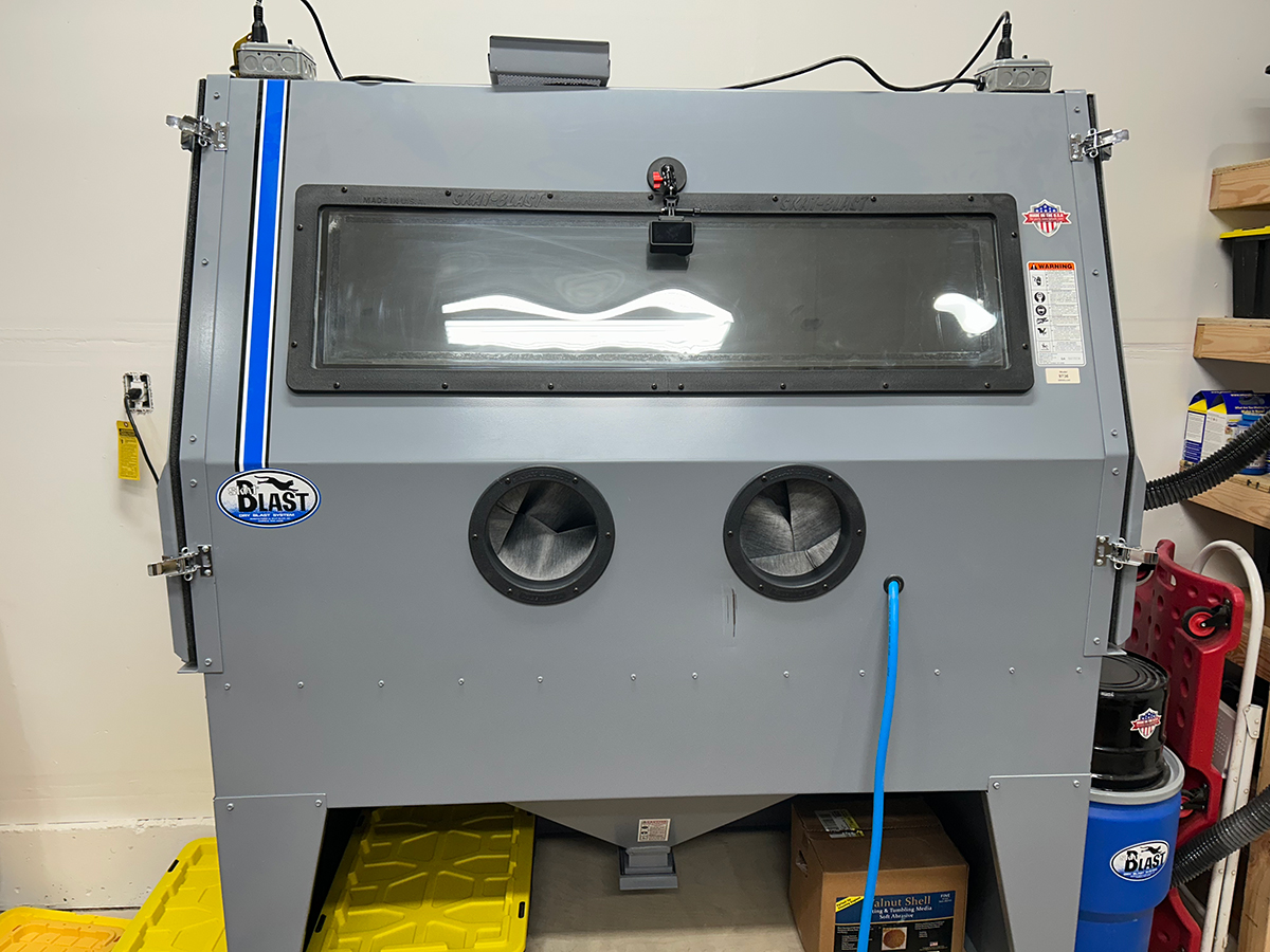 A Skat Blast cabinet from TP Tools.