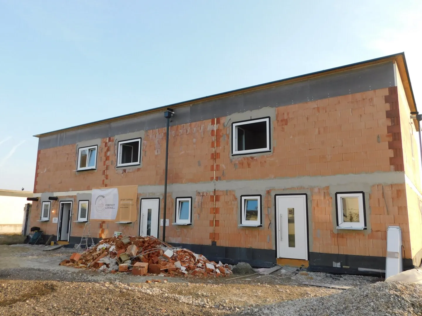 Modernes Wohnen - Neubau-Reihenhäuser in Saxen